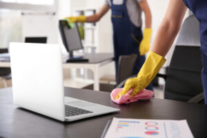 Como o serviço de limpeza melhora o ambiente corporativo